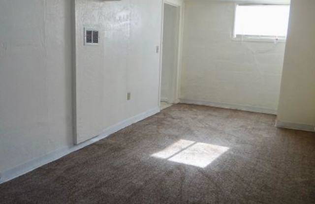 739 Custer Ave Gallery 2