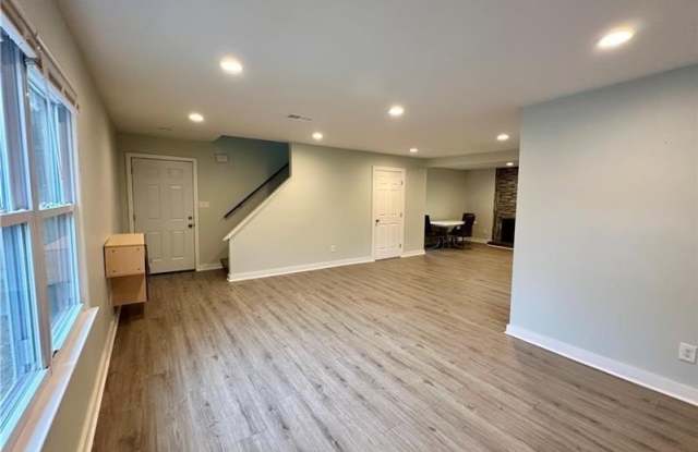 1258 CREEKSIDE Court SE photos photos