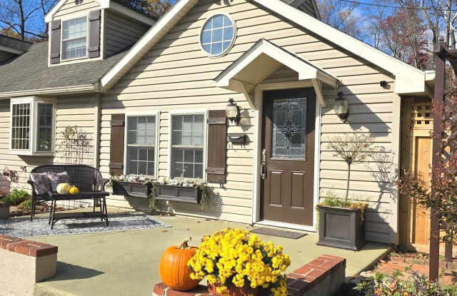 1951 CONESTOGA Road unit: 2 photos photos