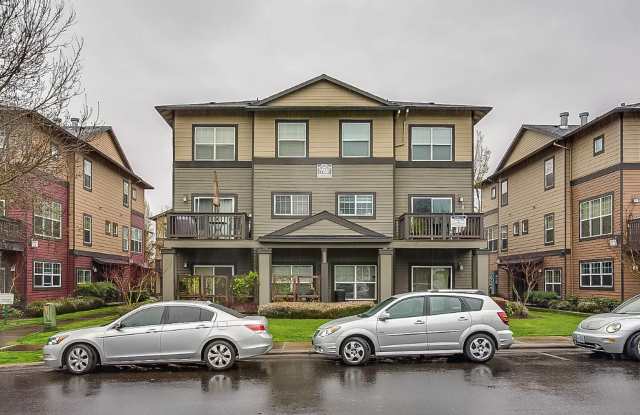 Charming 2-Bed Townhome in Sherwood with Pool Access, Garage, and Vaulted Ceilings! photos photos