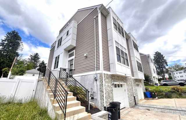 488 EVERGREEN Avenue photos photos