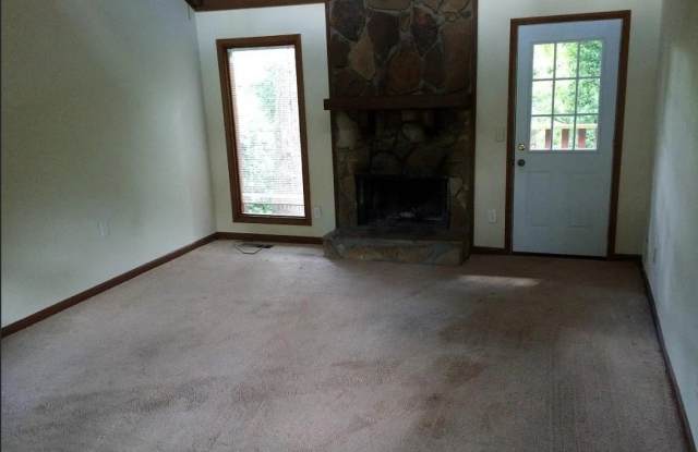 257 Castleair Drive NE Gallery 2
