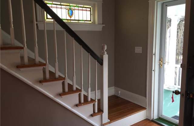 12 Maplewood Avenue Gallery 3