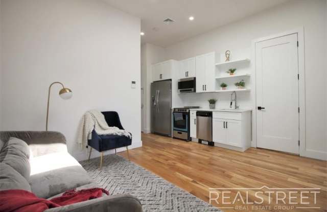631 Willoughby Ave photos photos