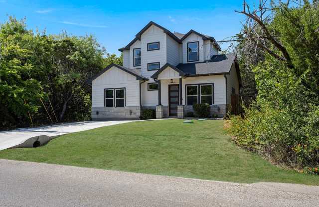 5511 Black Pine Circle Gallery 2