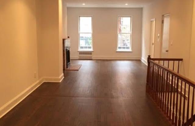 326 West 19th Street Gallery 4
