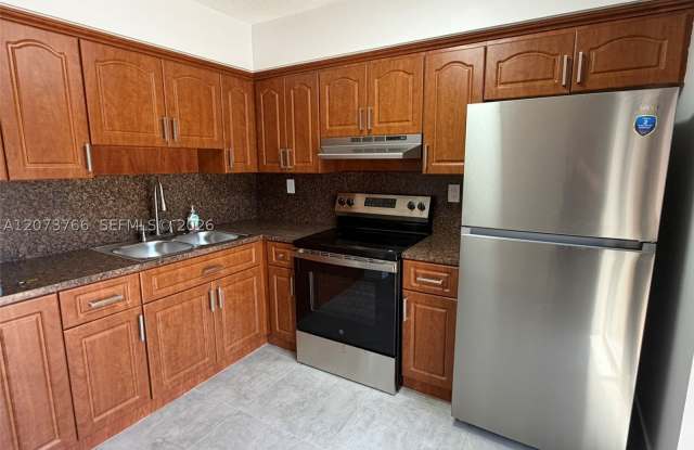 1360 W 41st St photos photos 1360 W 41st St photos photos