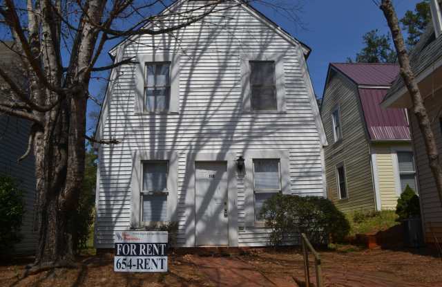 2 Bedroom House in Central Available Fall 2026 photos photos