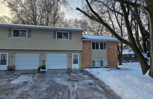 3 Bed/1 Bath Duplex w/ Attached 1 Car Garage- Champlin- Avail March 15th photos photos