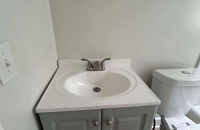 Adorable 2 bedroom apartment Gallery 4