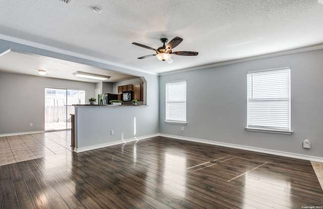 9010 OAKWOOD PARK Gallery 4