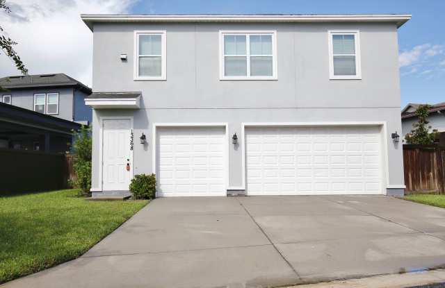 *Unfurnished* Beautiful 1/1 Spacious Garage Apartment in the Exclusive Laureate Park - Orlando! photos photos