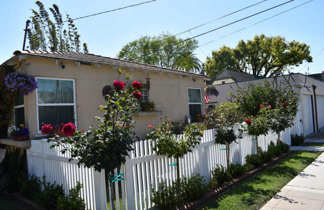 Four Bedroom in Heart of Coronado - 914 10th Street, Coronado, CA 92118