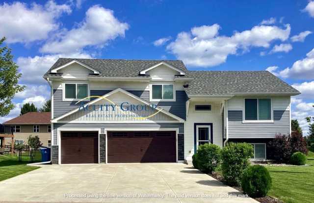 3BR, 2 1/2 BA Single Family Home in Elk River photos photos