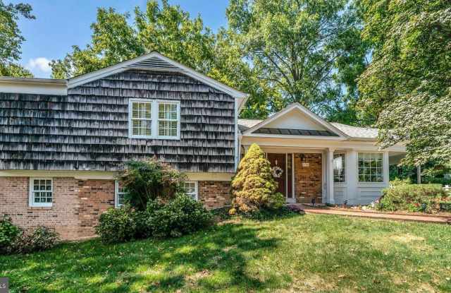 2708 N KENSINGTON Street - 2708 North Kensington Street, Arlington, VA 22207