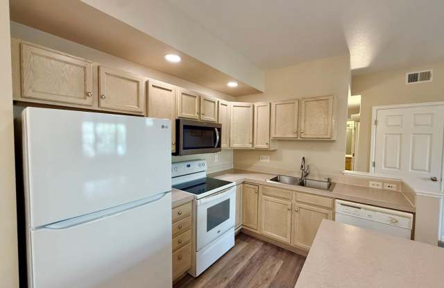 Beautiful, 2 Bed/2 Bath Condo in High Plains Village photos photos Beautiful, 2 Bed/2 Bath Condo in High Plains Village photos photos