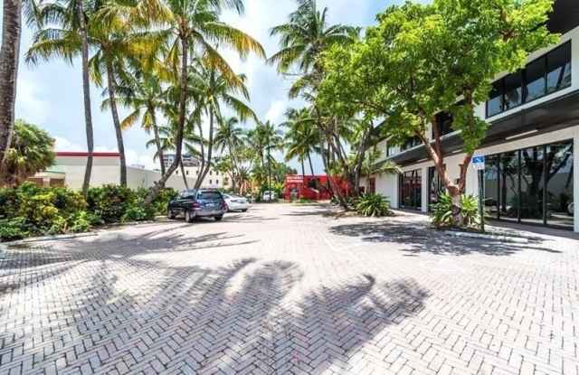 1541 Cordova Rd photos photos