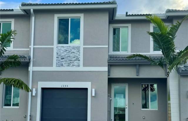 1355 SE 7th Ter photos photos