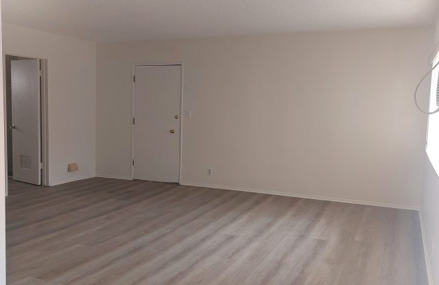 1401 North Poinsettia Place Gallery 2