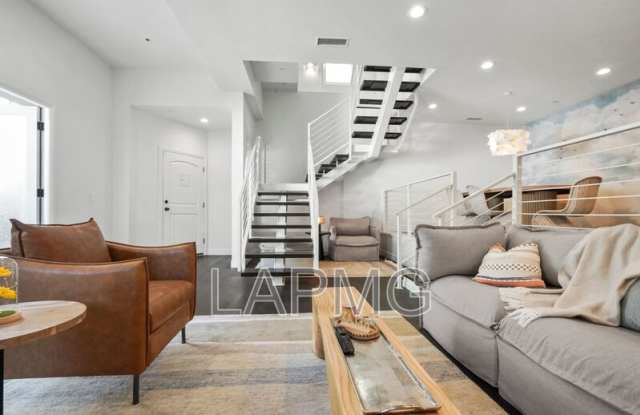 9842 Portola Drive Gallery 3