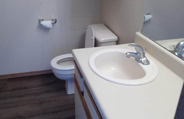 Unfurnished Studio @ Fall Creek!  Only $425.00 Per month! Gallery 3