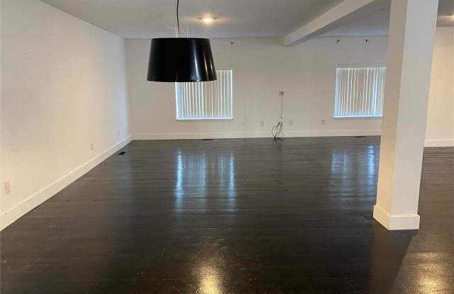 515 South Main Gallery 3