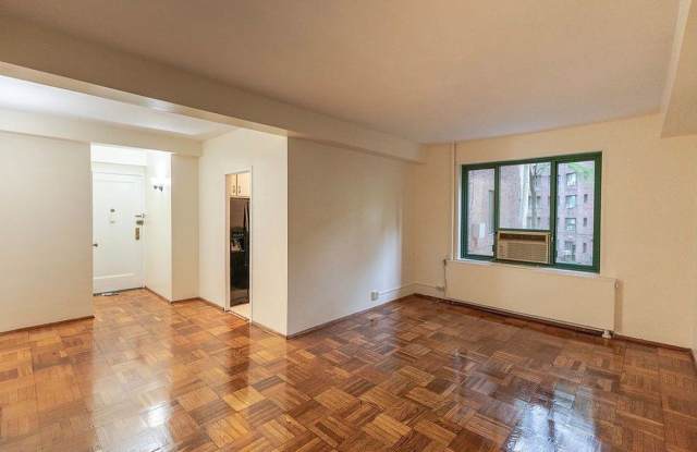 24 Metropolitan Oval # 6555 photos photos