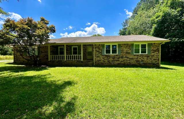 488 Dogwood Trail: 3BD, 2BA ranch home on large lot. Perfectly located just off the intersection of Hwy 74 and Dogwood Trail in Tyrone. Newer Flooring, Newer Paint, Newer Light Fixtures! AVAILABLE AUG 2025! photos photos