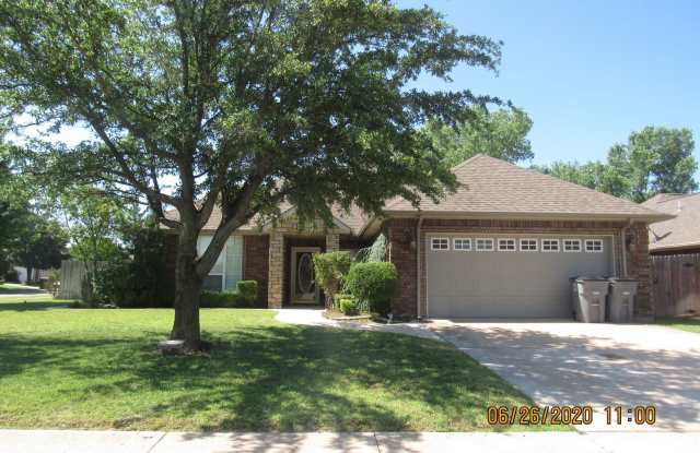 3715 NE Madision Avenue - 3715 Northeast Madison Avenue, Lawton, OK 73507