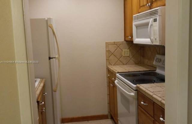 163 West Ct Gallery 4