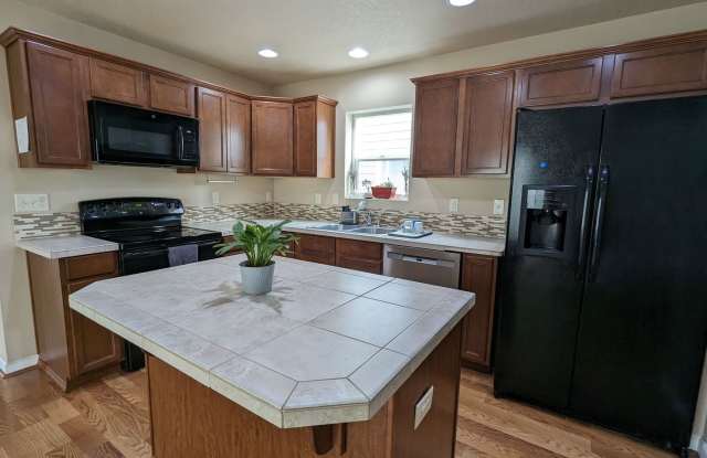 Charming 3-Bedroom Beaverton Home with Attached Garage! Gallery 4