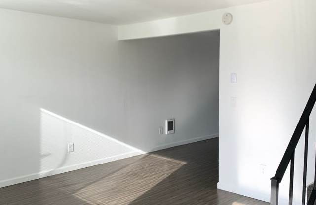 Brookshore Apartments Gallery 4