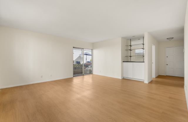 530 South Barrington Avenue Gallery 3