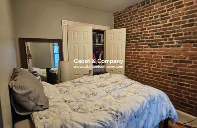 22 Mead St. Gallery 4