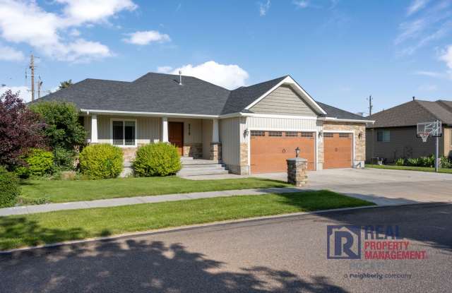 Beautiful - Elegant - 5 Bedrooms - 3 Car - 3,700 sq ft - Home for rent Gallery 3