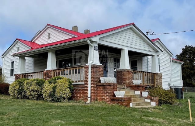 5224 Old Walkertown Rd - 5224 Old Walkertown Road, Winston-Salem, NC 27105