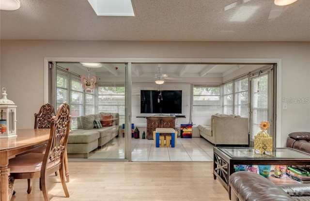 213 WESTWINDS DRIVE Gallery 2