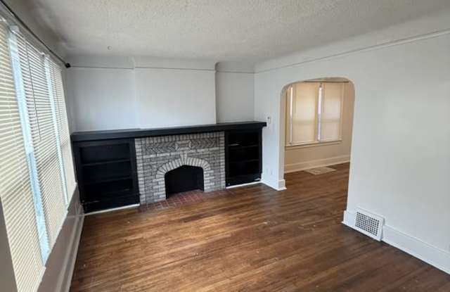 4240 Waverly Street - 1 Gallery 2