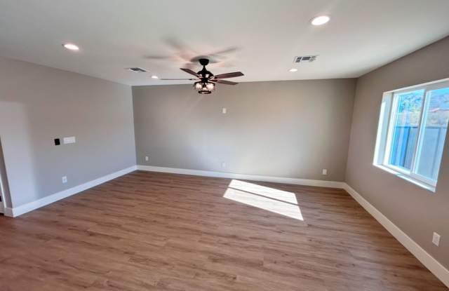 BRAND NEW! 3 bed plus den/loft, NO HOA, EXTRA Large lot/backyard. Gallery 4