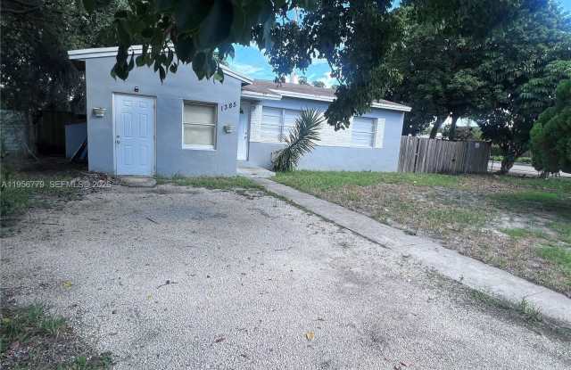 1385 NE 129th St photos photos