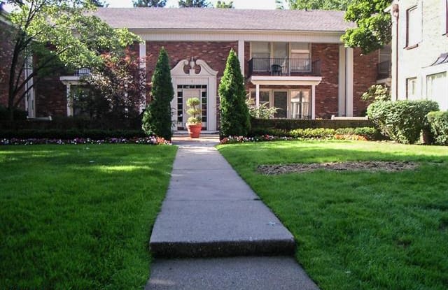 885 N OLD WOODWARD AVE - 885 North Old Woodward Avenue, Birmingham, MI 48009