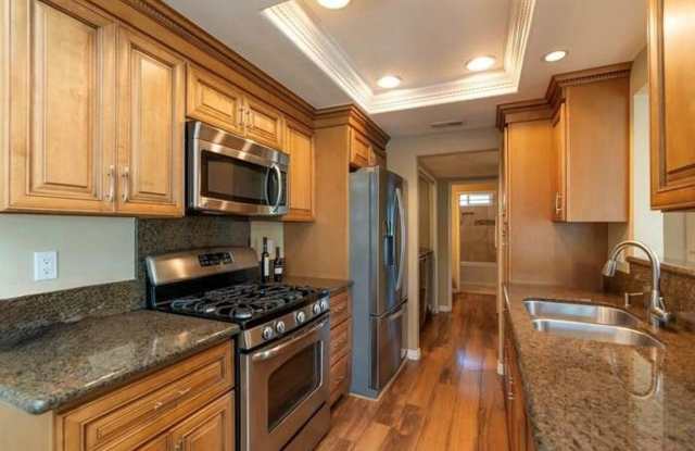Pristine and Spacious 2-Bedroom in Escondido! - 2135 East Valley Parkway, Escondido, CA 92027
