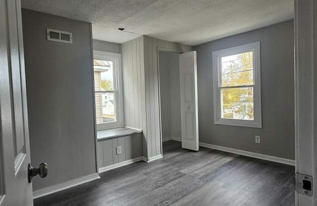 5 E MCNEAL Street E photos photos