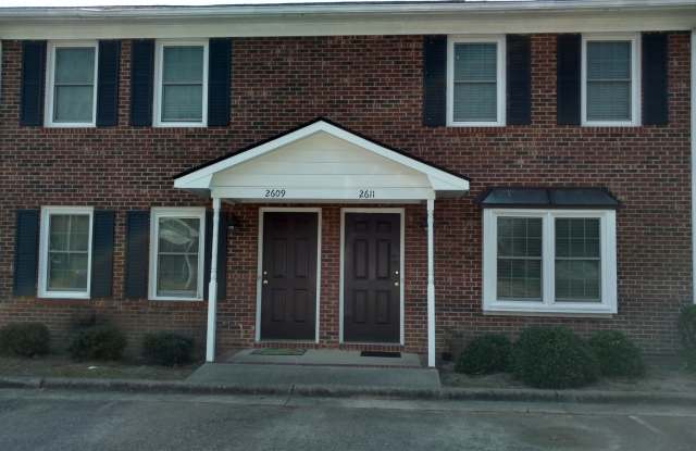 2 bedroom, 1.5 bathroom located in the desirable Haymount Area! Gallery 1