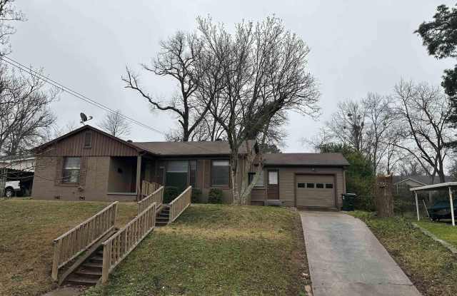 1110 Dogwood St - 1110 Dogwood Street, Tyler, TX 75701