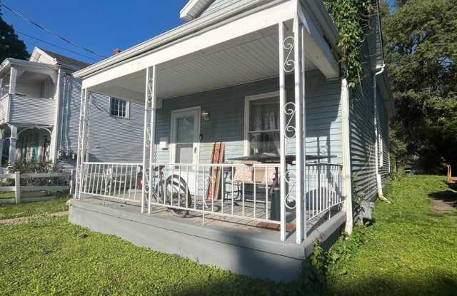 Two Bedroom House in Cincinnati! photos photos Two Bedroom House in Cincinnati! photos photos