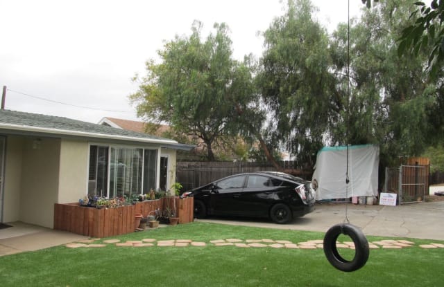 475 Dale Ave - 475 Dale Avenue, Escondido, CA 92026