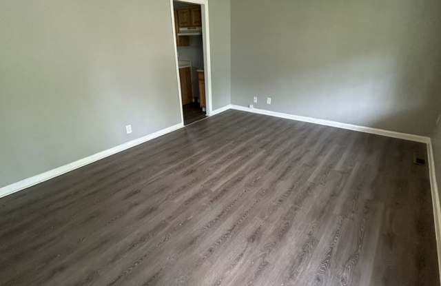 For Lease Gallery 3