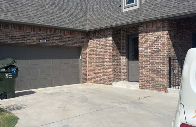 3 bed, 2.5 bath home in sought after gated community in NW Norman photos photos