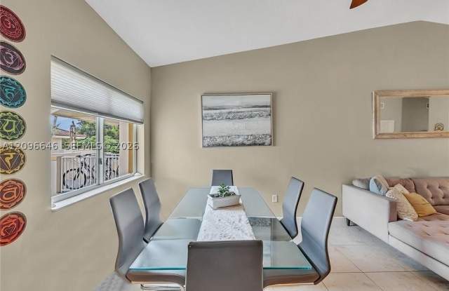 6245 SW 47th Mnr Gallery 4